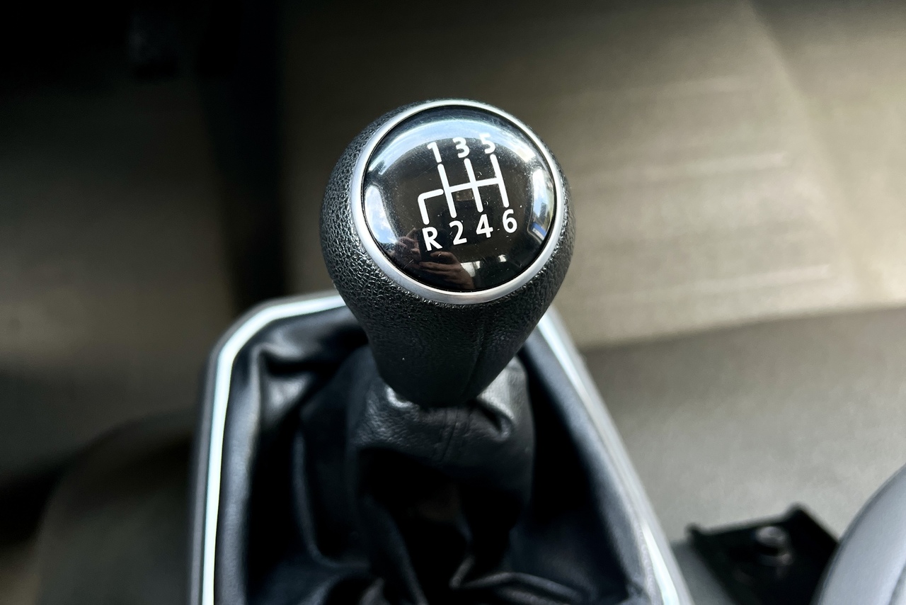 Volkswagen 11-180 Delivery  - 22/23 2