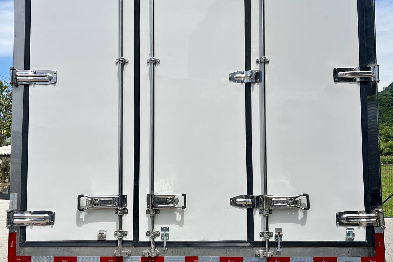 Volkswagen 11-180 Delivery  - 22/23 12