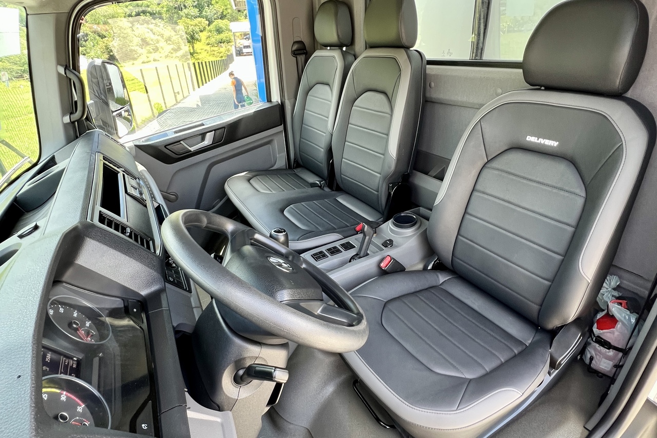 Volkswagen 11-180 Delivery  - 22/23 18
