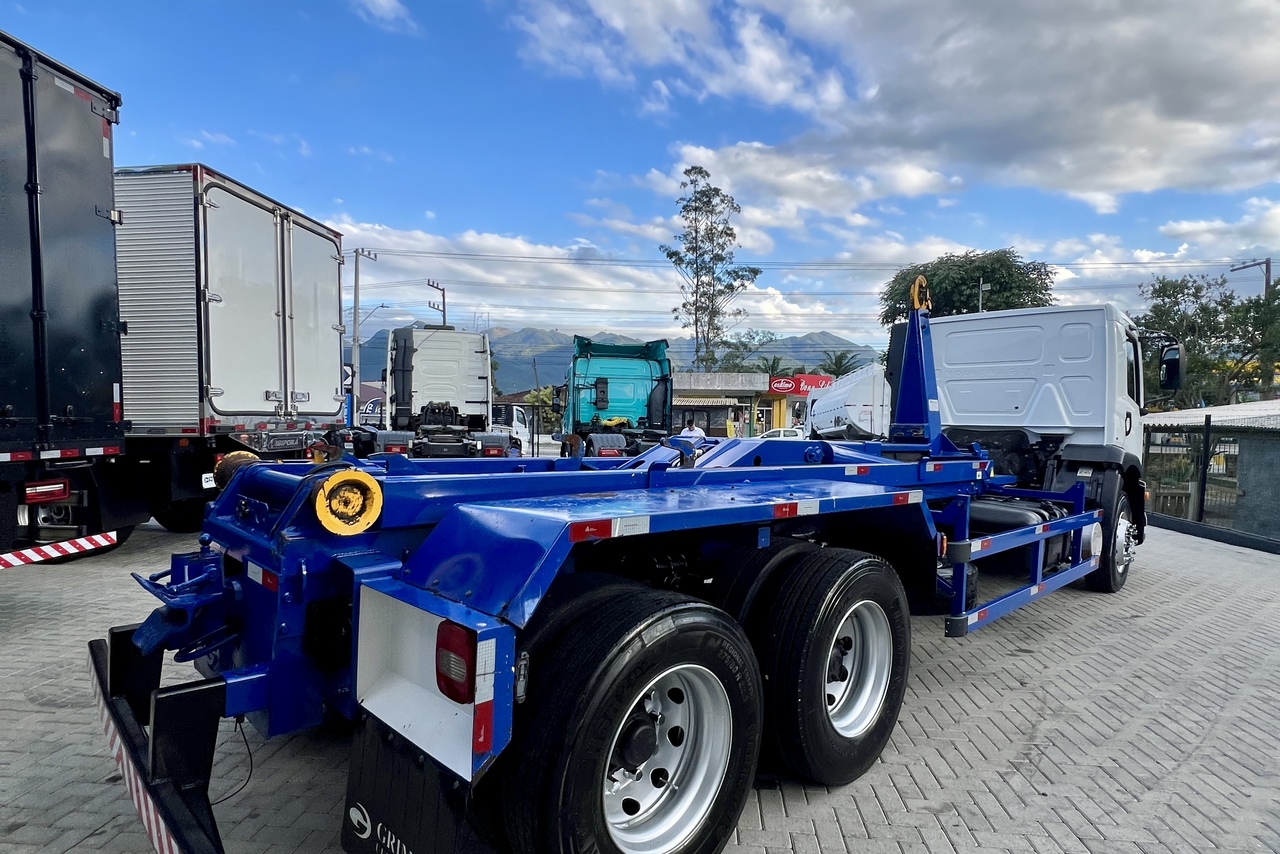 Volkswagen 24-260 Constellation 6x2 - 22/23 18