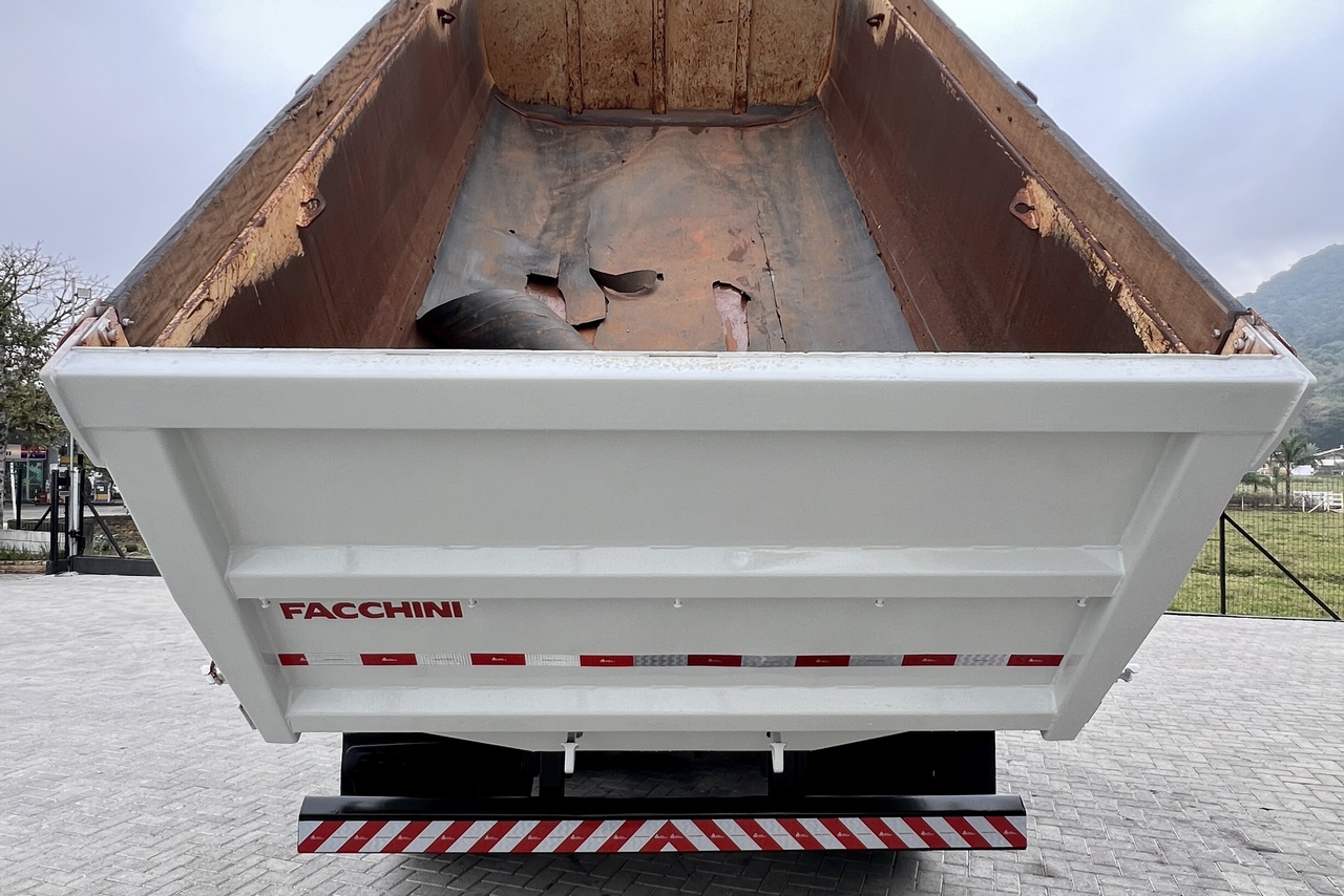 Volkswagen 24-260 Constellation 6x2 - 22/23 5
