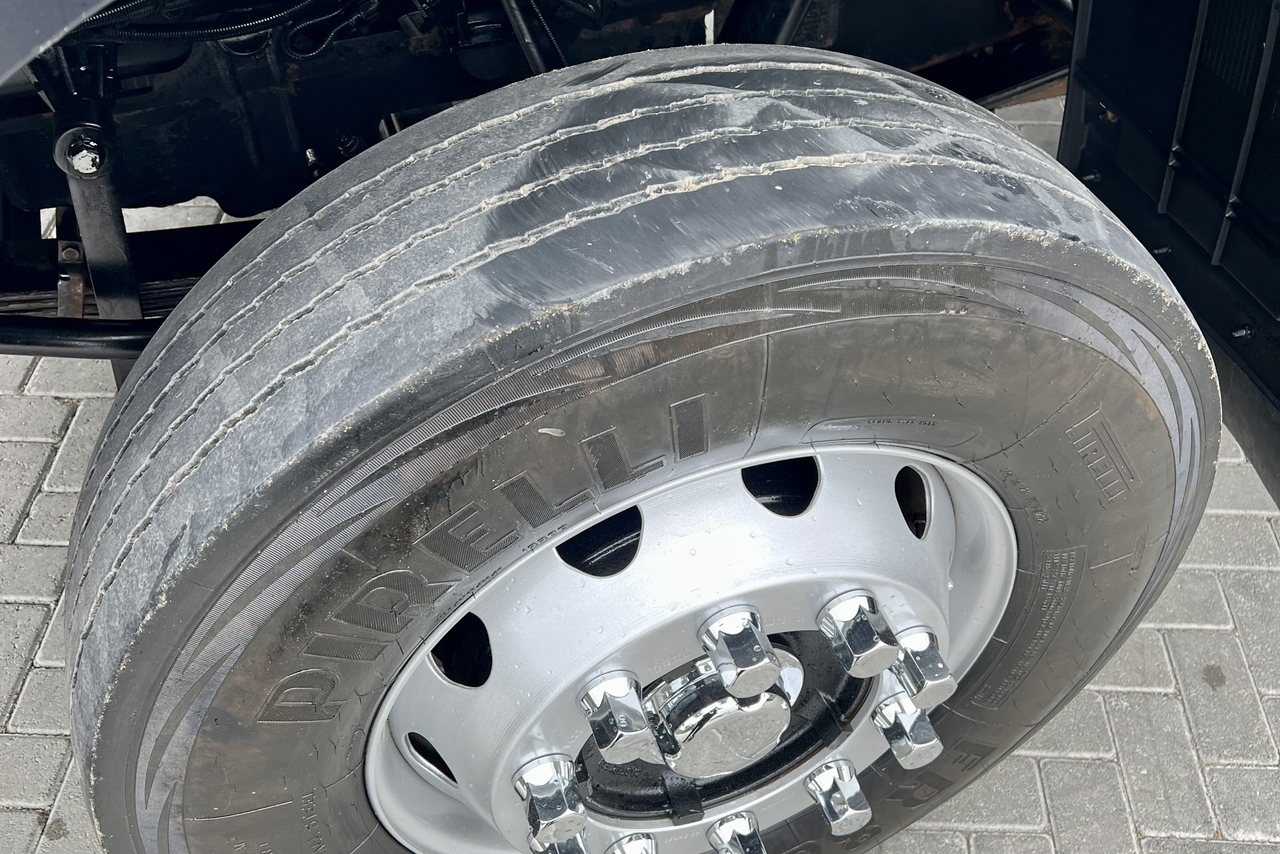 Volkswagen 24-260 Constellation 6x2 - 22/23 12