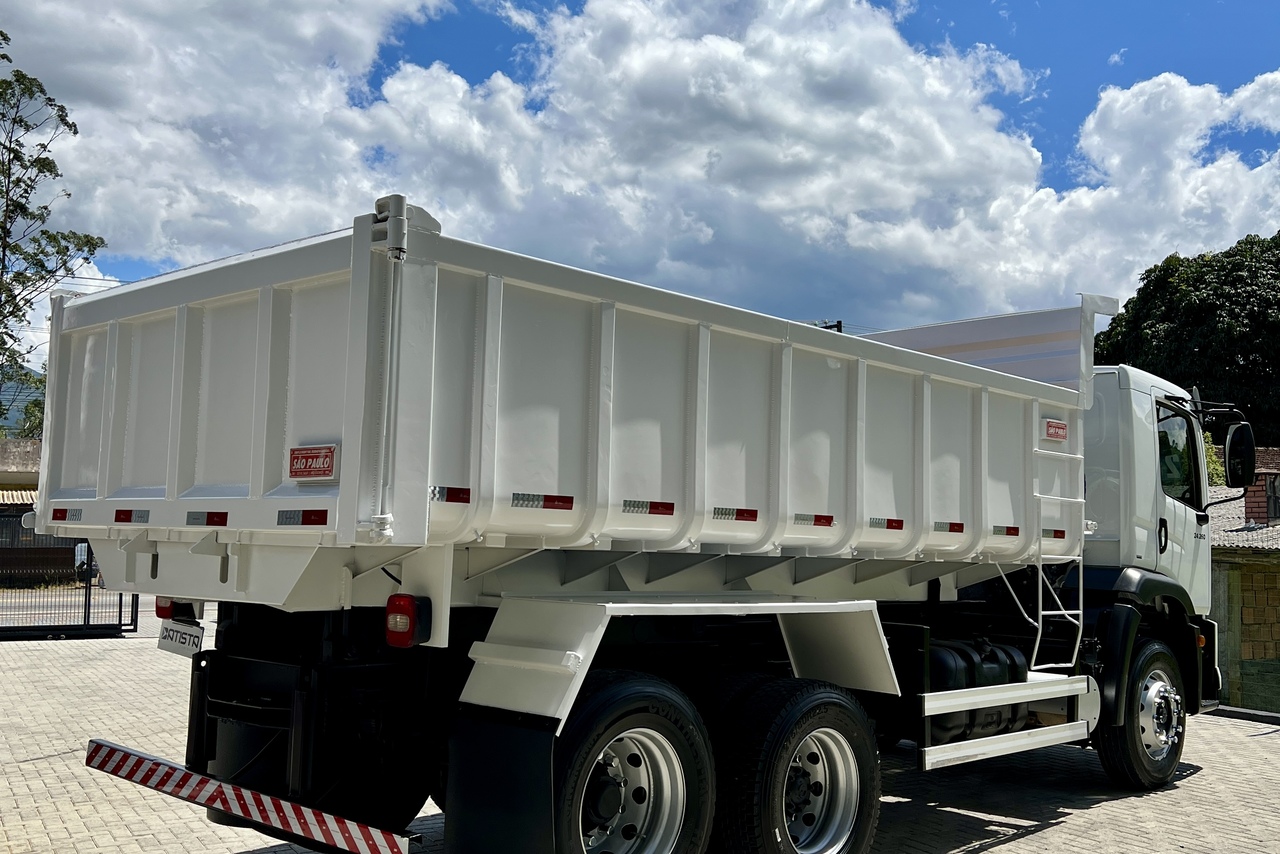 Volkswagen 24-260 Constellation 6x2 - 22/23 6