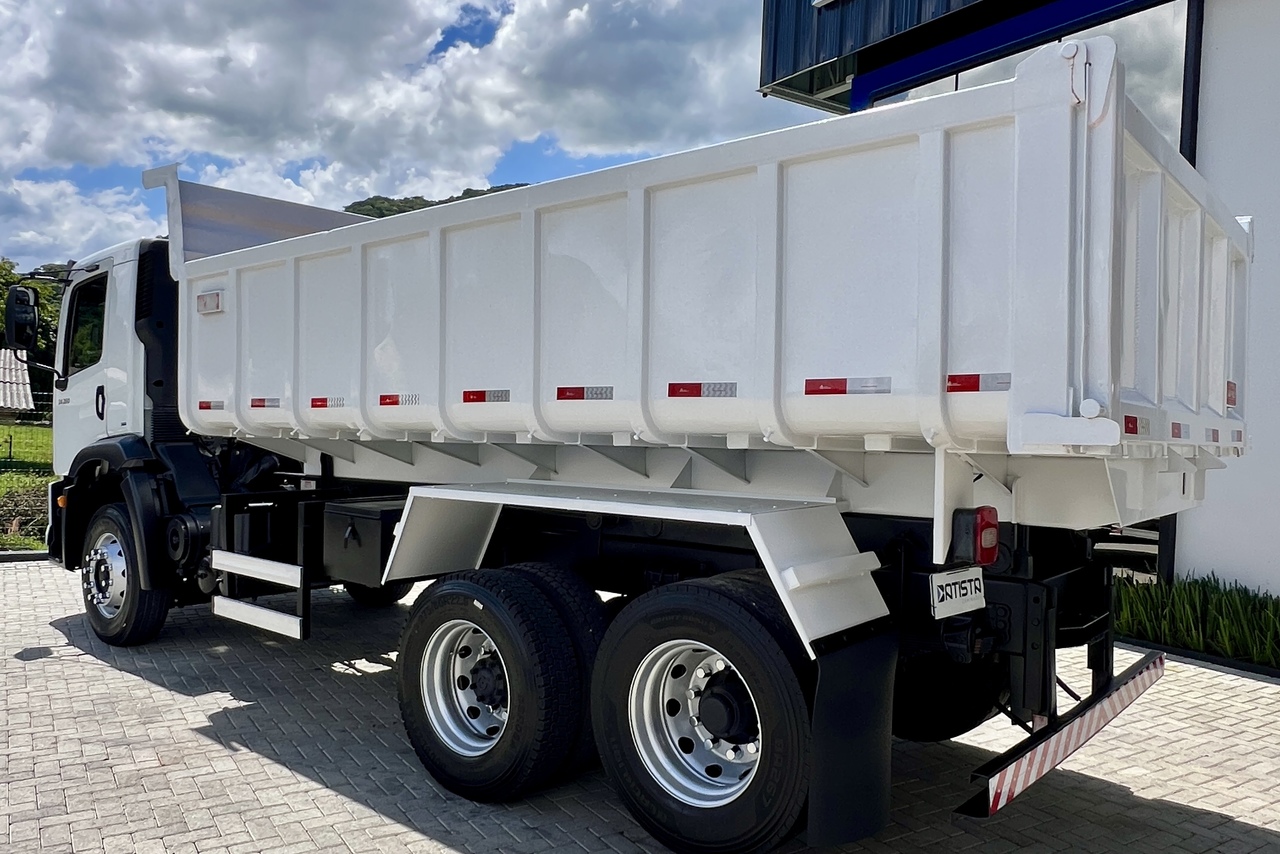 Volkswagen 24-260 Constellation 6x2 - 22/23 8