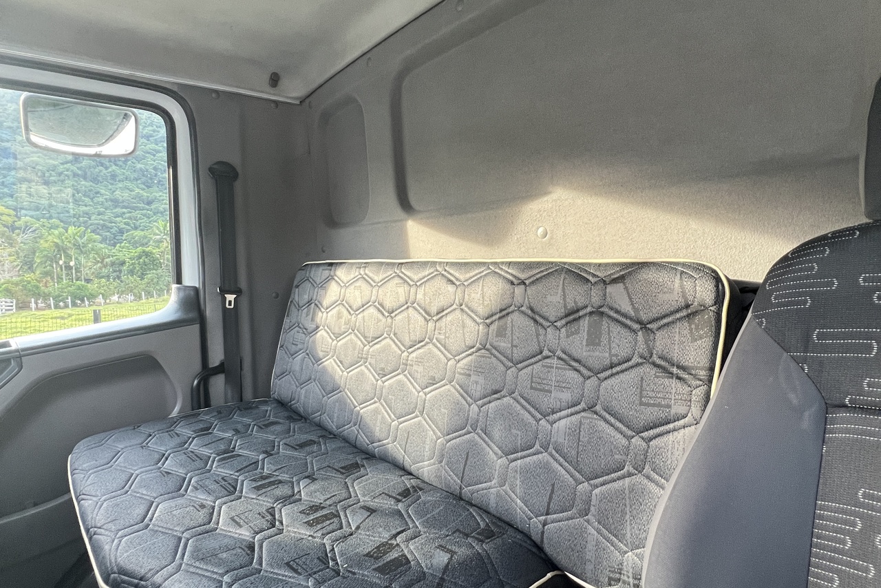 Volkswagen 24-280 E Constellation 6x2 - 17/18 11