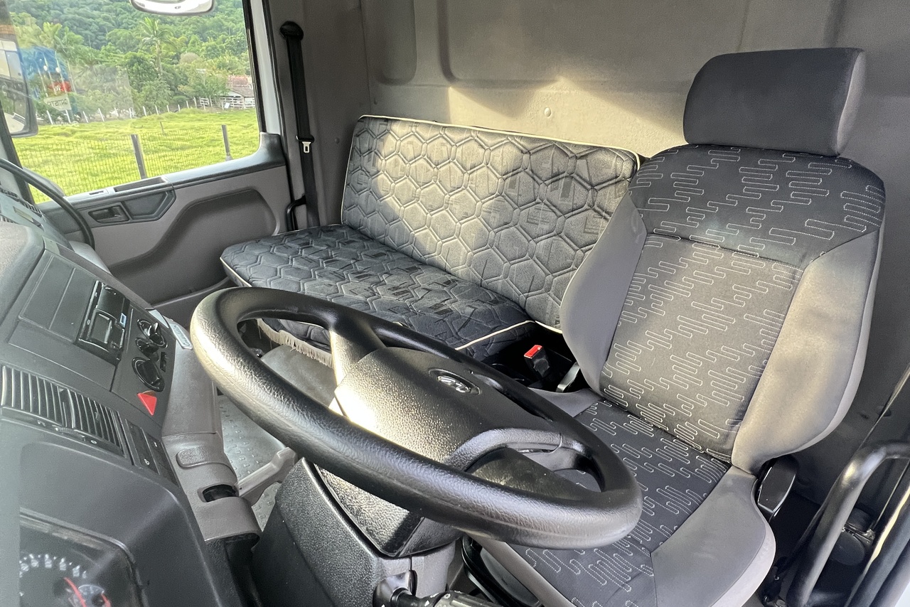 Volkswagen 24-280 E Constellation 6x2 - 17/18 13