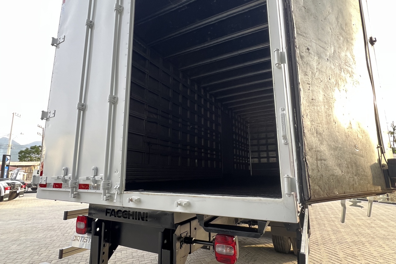 Volkswagen 24-280 E Constellation 6x2 - 17/18 15