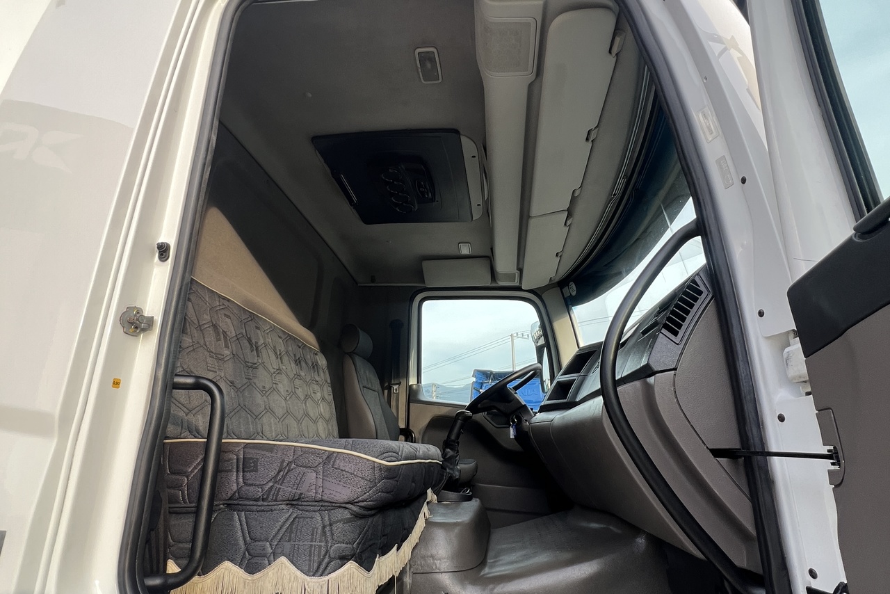 Volkswagen 24-280 E Constellation 6x2 - 17/18 16
