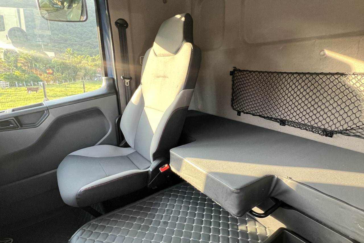 Volkswagen 24-280 E Constellation 6x2 - 22/23 14