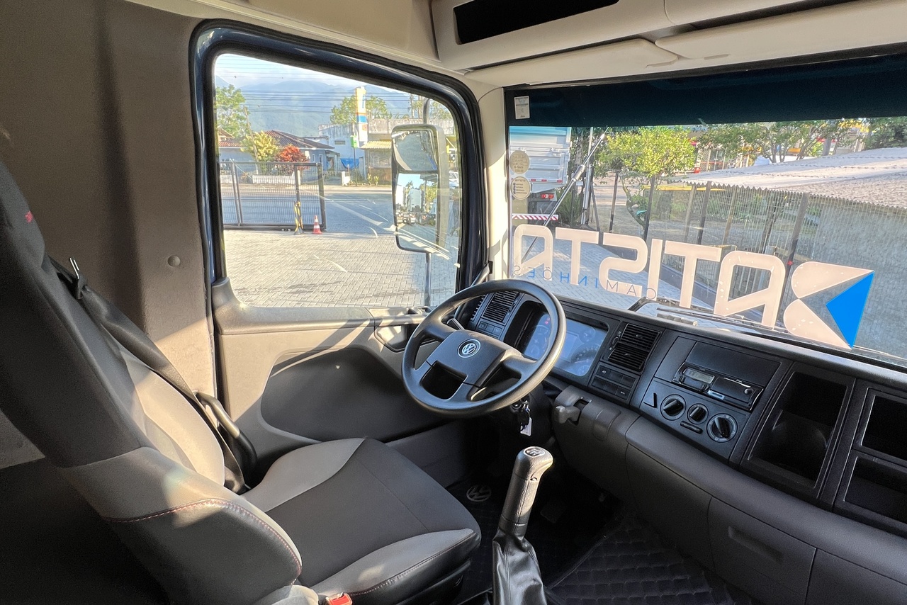 Volkswagen 24-280 E Constellation 6x2 - 22/23 20