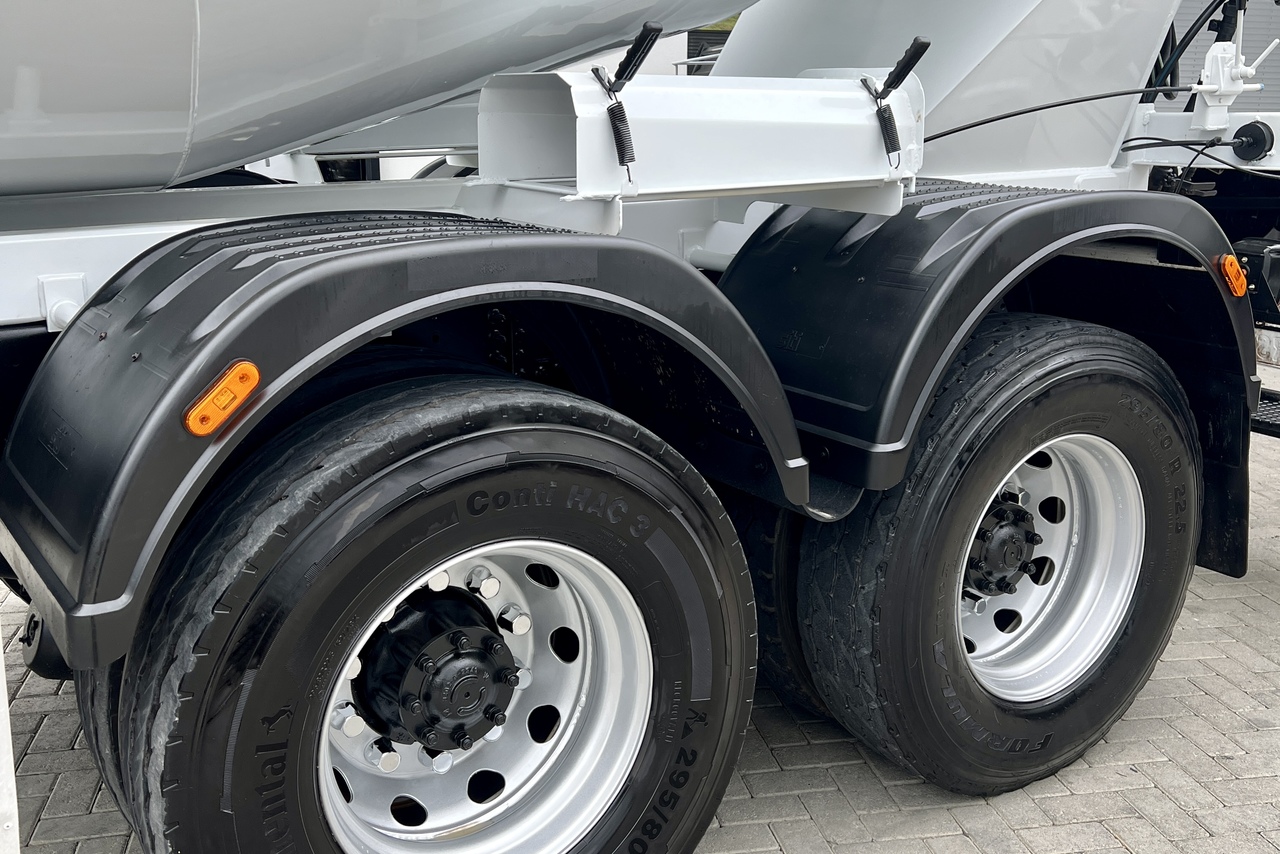 Volkswagen 26-260 E Constel. 6x4 - 22/23 11