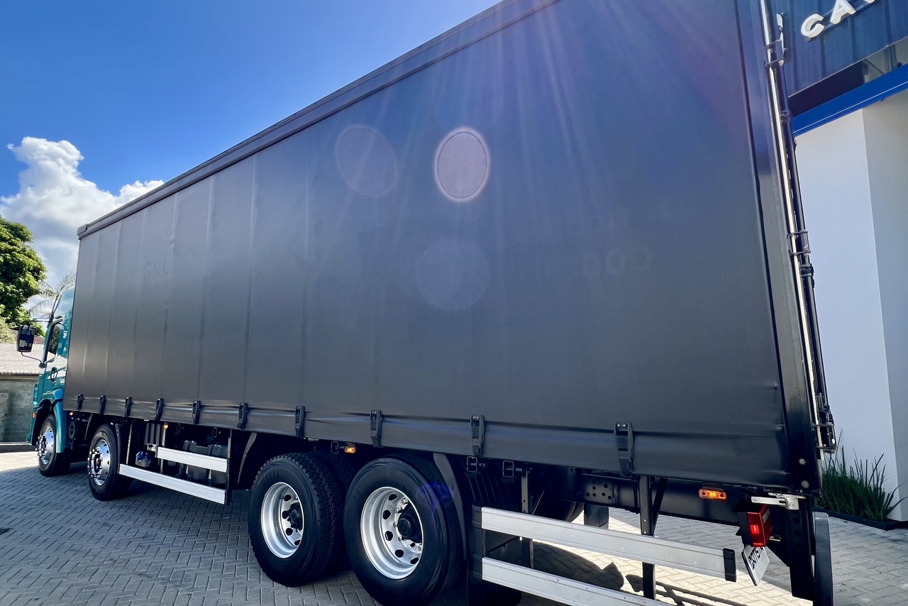 Volkswagen 30-330 Constellation 8x2 - 23/24 13