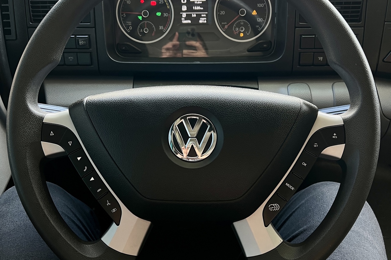 Volkswagen 30-330 Constellation 8x2 - 23/24 17