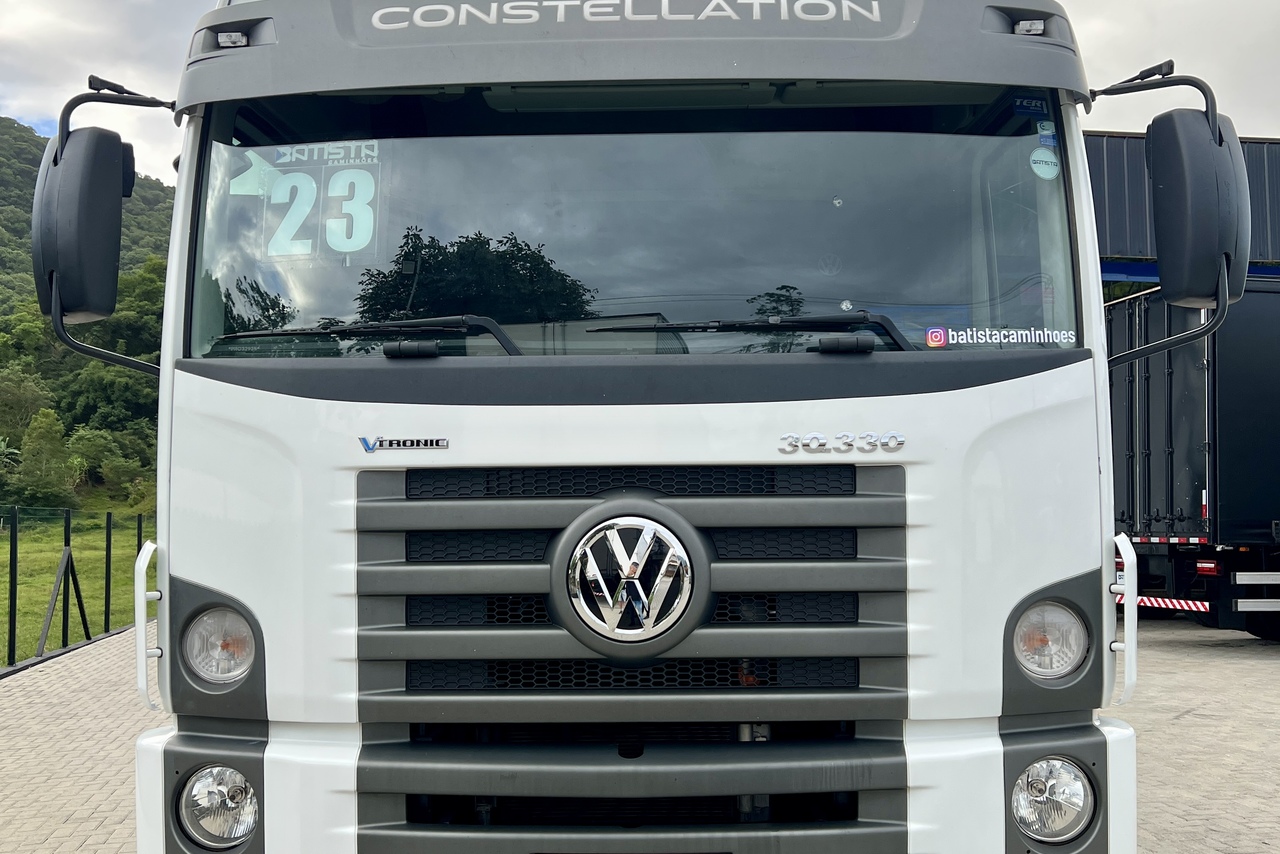 Volkswagen 30-330 Constellation 8x2 - 22/23 18