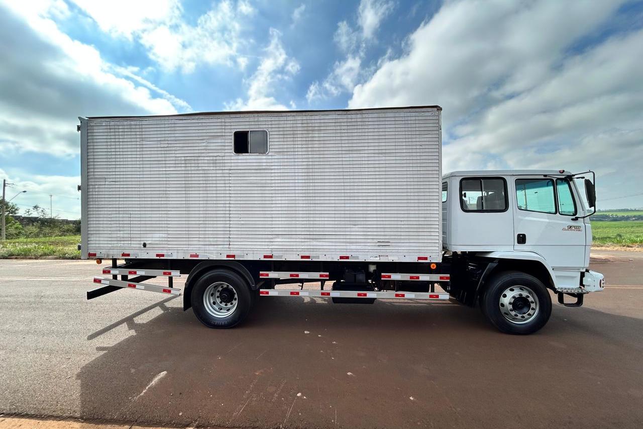 Mercedes Benz MB 1718 - 09/09 2