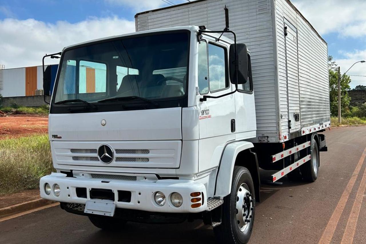 Mercedes Benz MB 1718 - 09/09 3