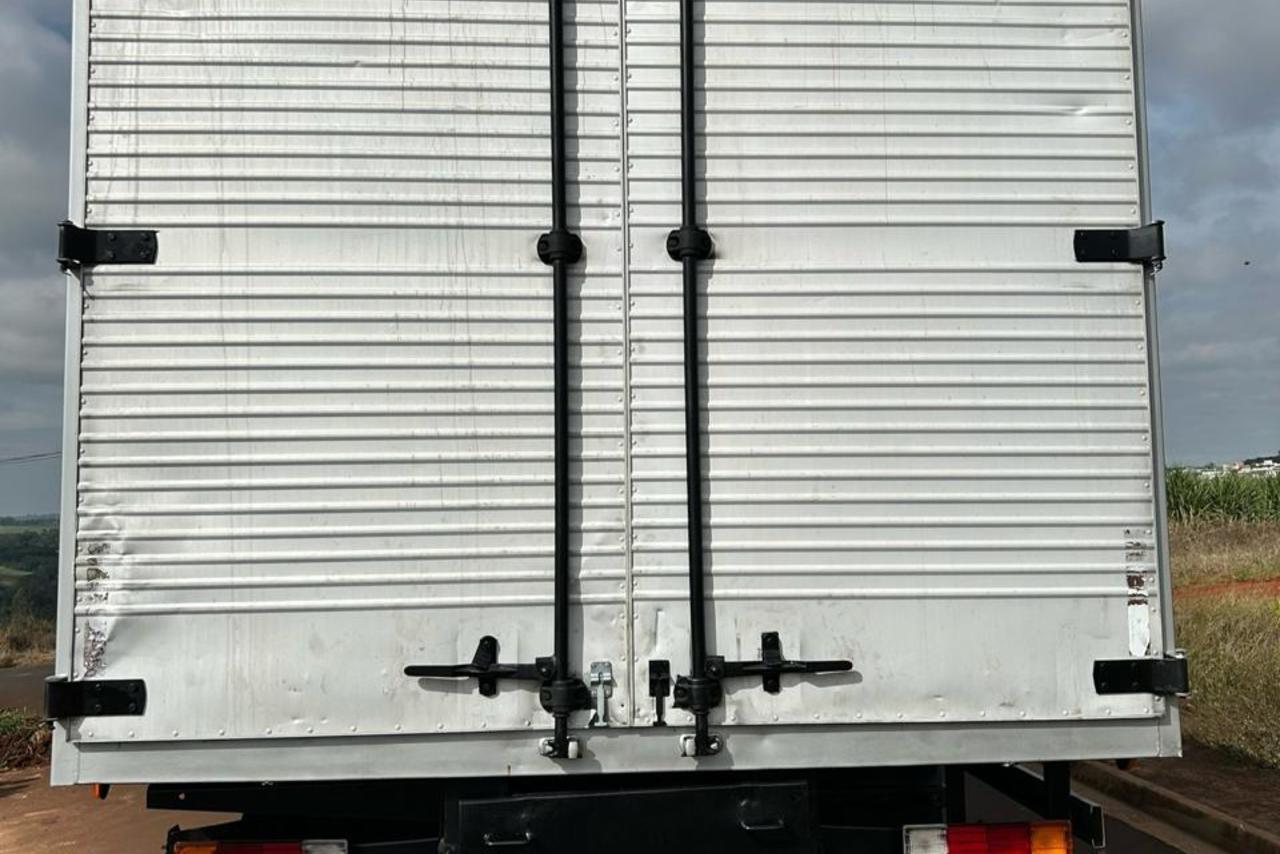 Mercedes Benz MB 1718 - 09/09 4