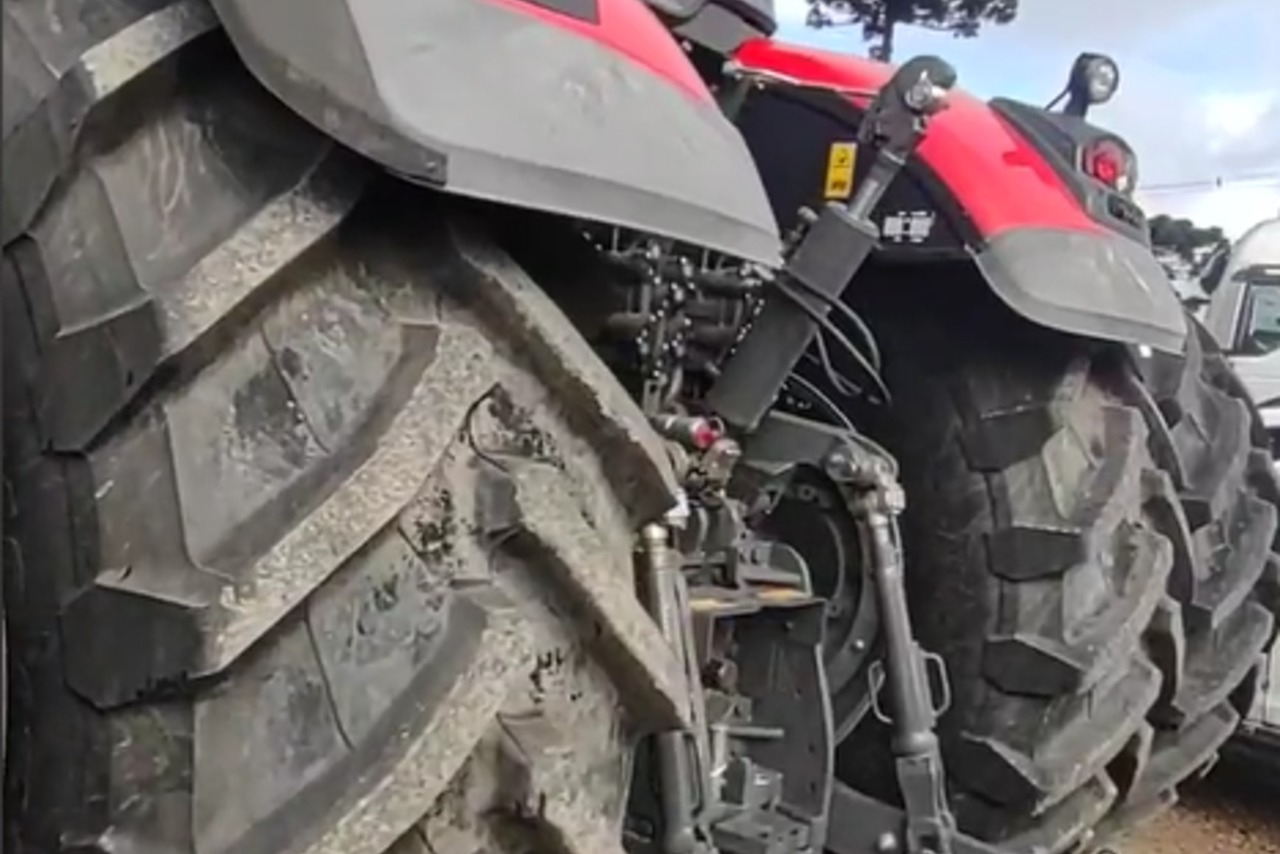 Massey Ferguson MF 8737 - 23/23 3