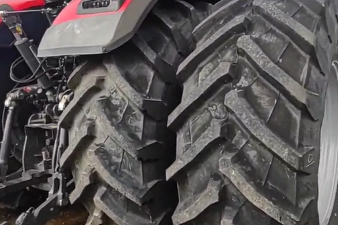 Massey Ferguson MF 8737 - 23/23 4