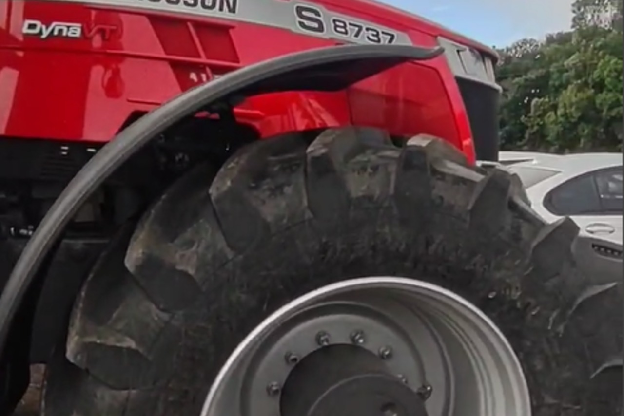 Massey Ferguson MF 8737 - 23/23 8