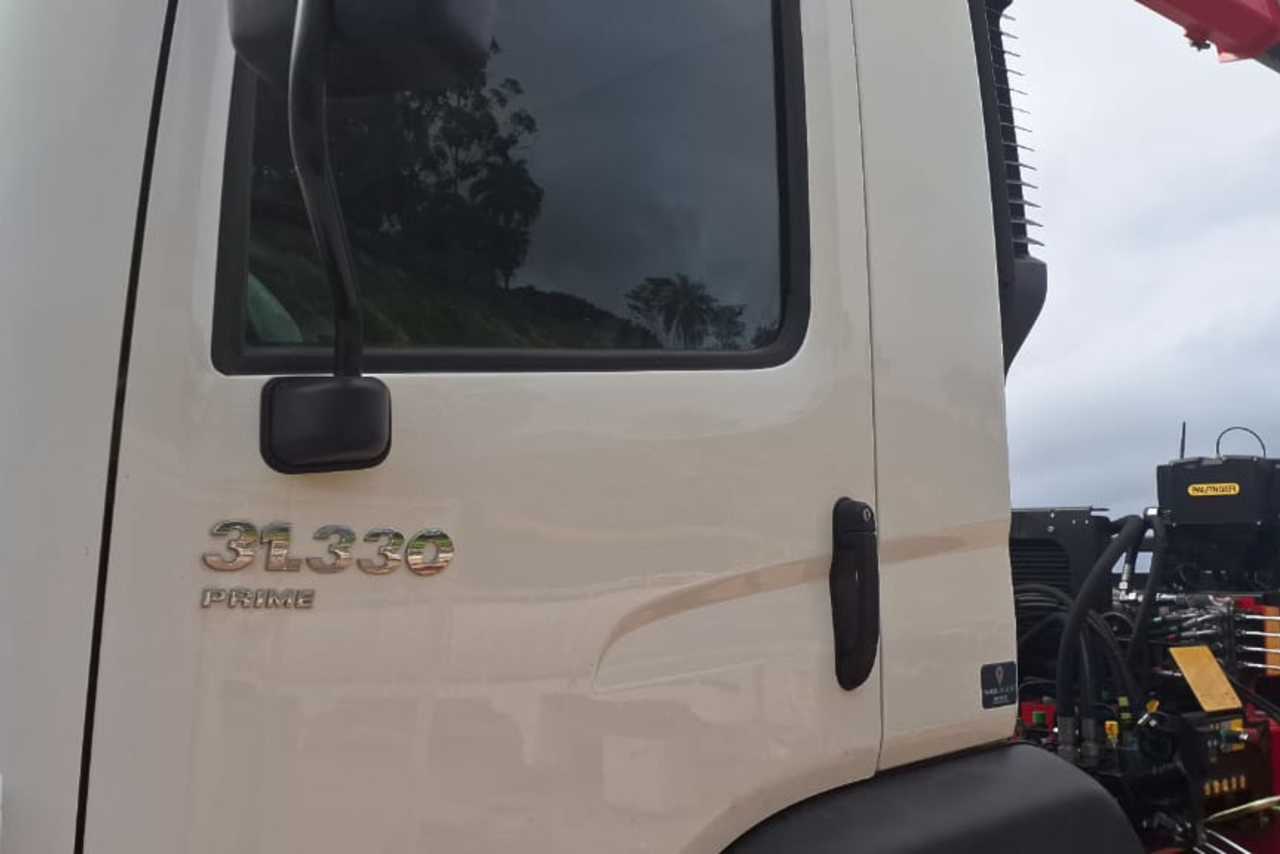 Volkswagen 31-330 E Constellation 6x4 - 22/22 9