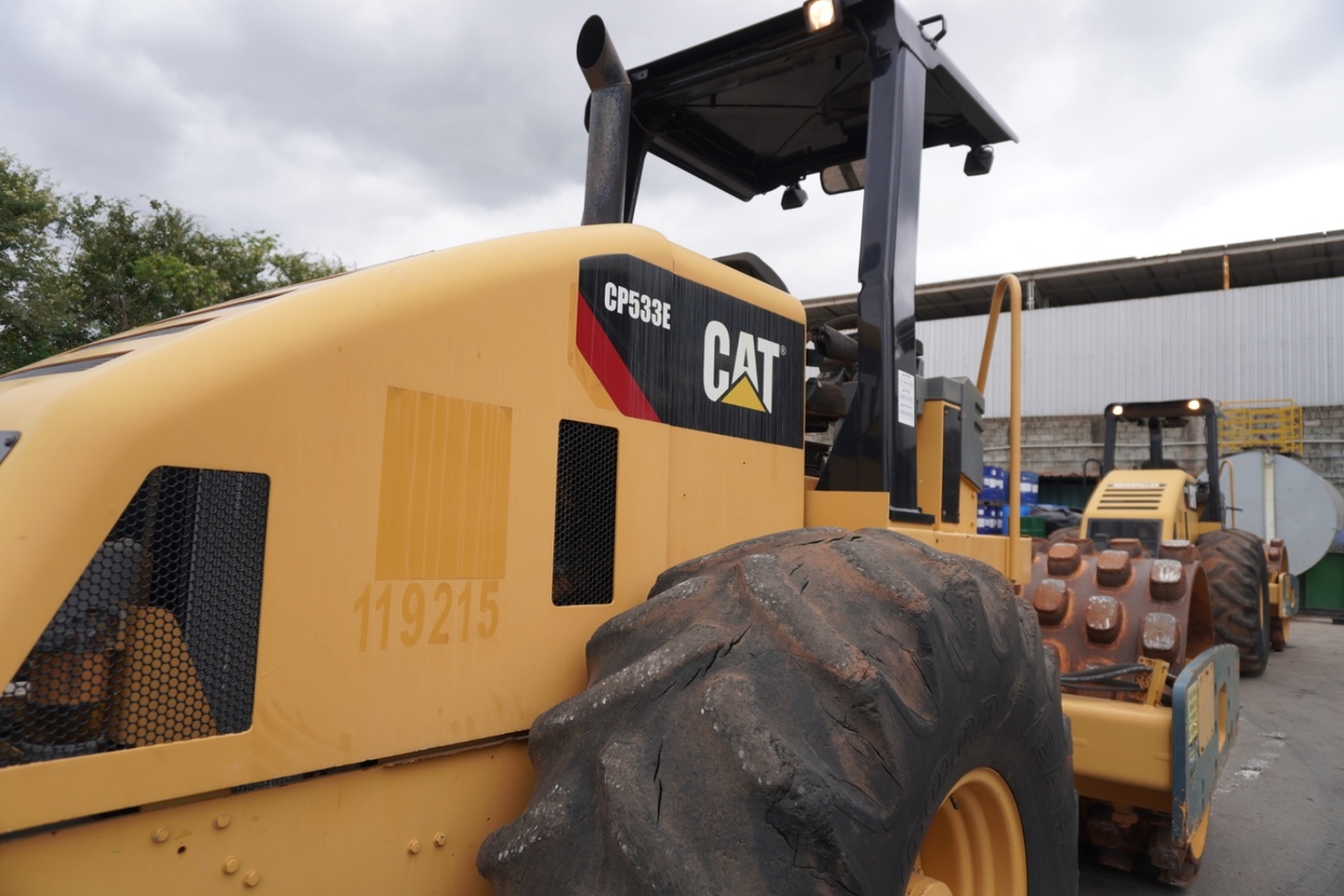 Caterpillar CP533E - 10/10 2