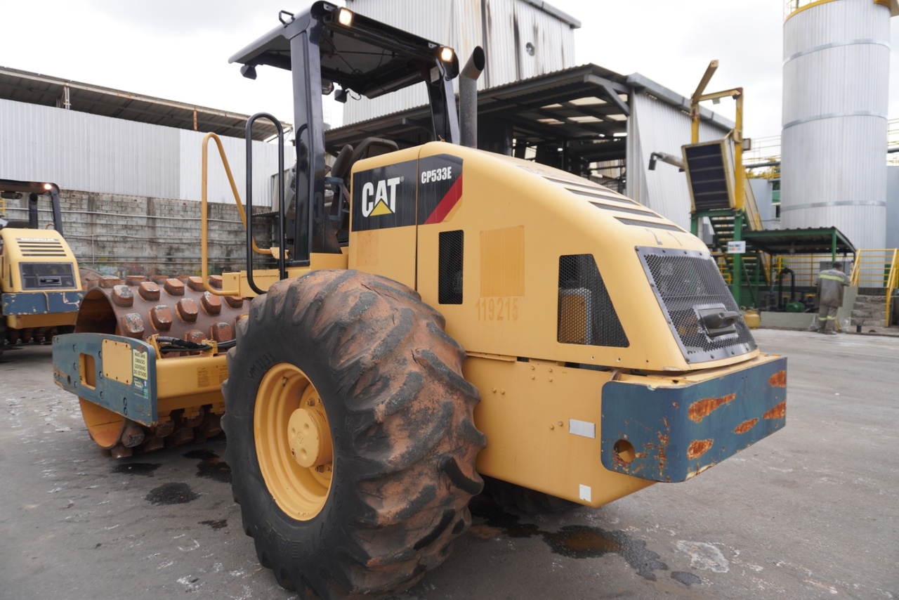 Caterpillar CP533E - 10/10 3
