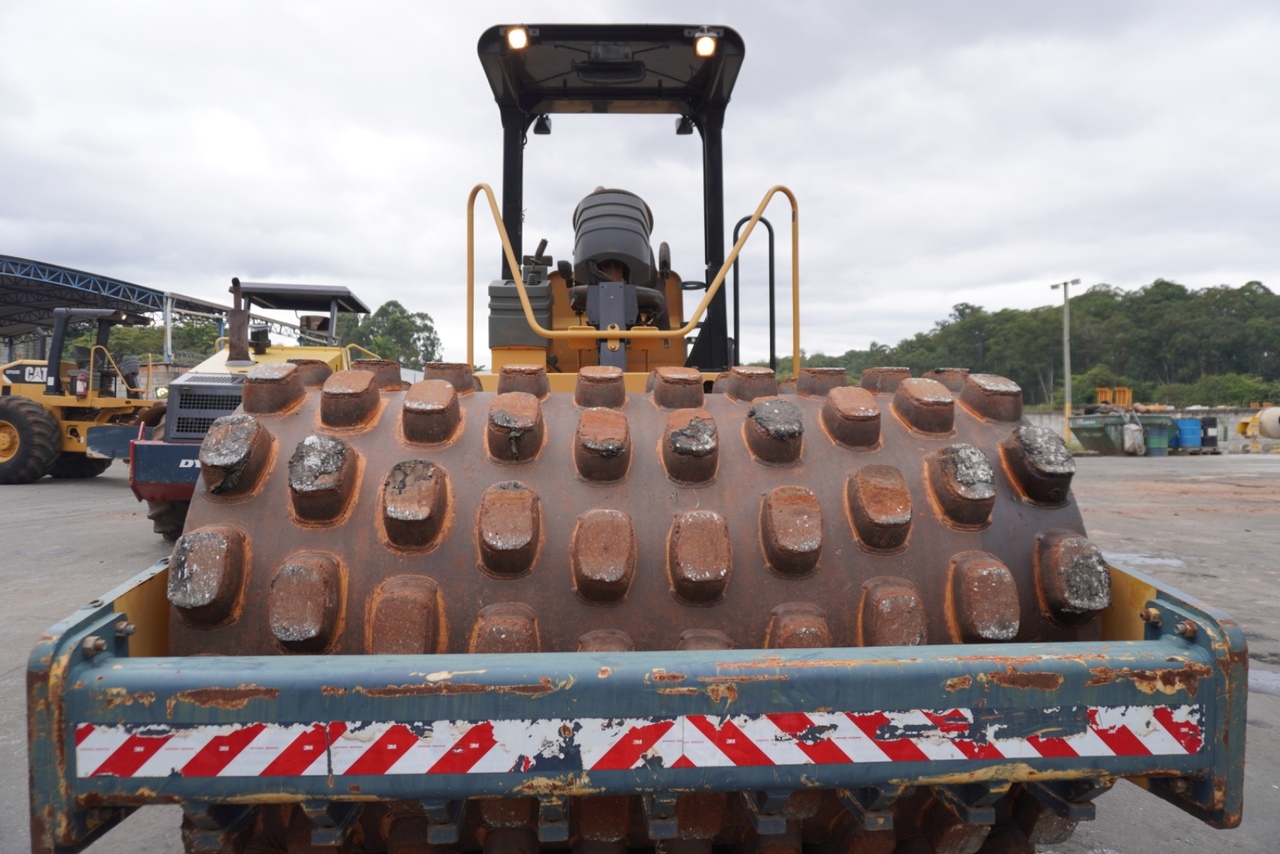 Caterpillar CP533E - 10/10 4