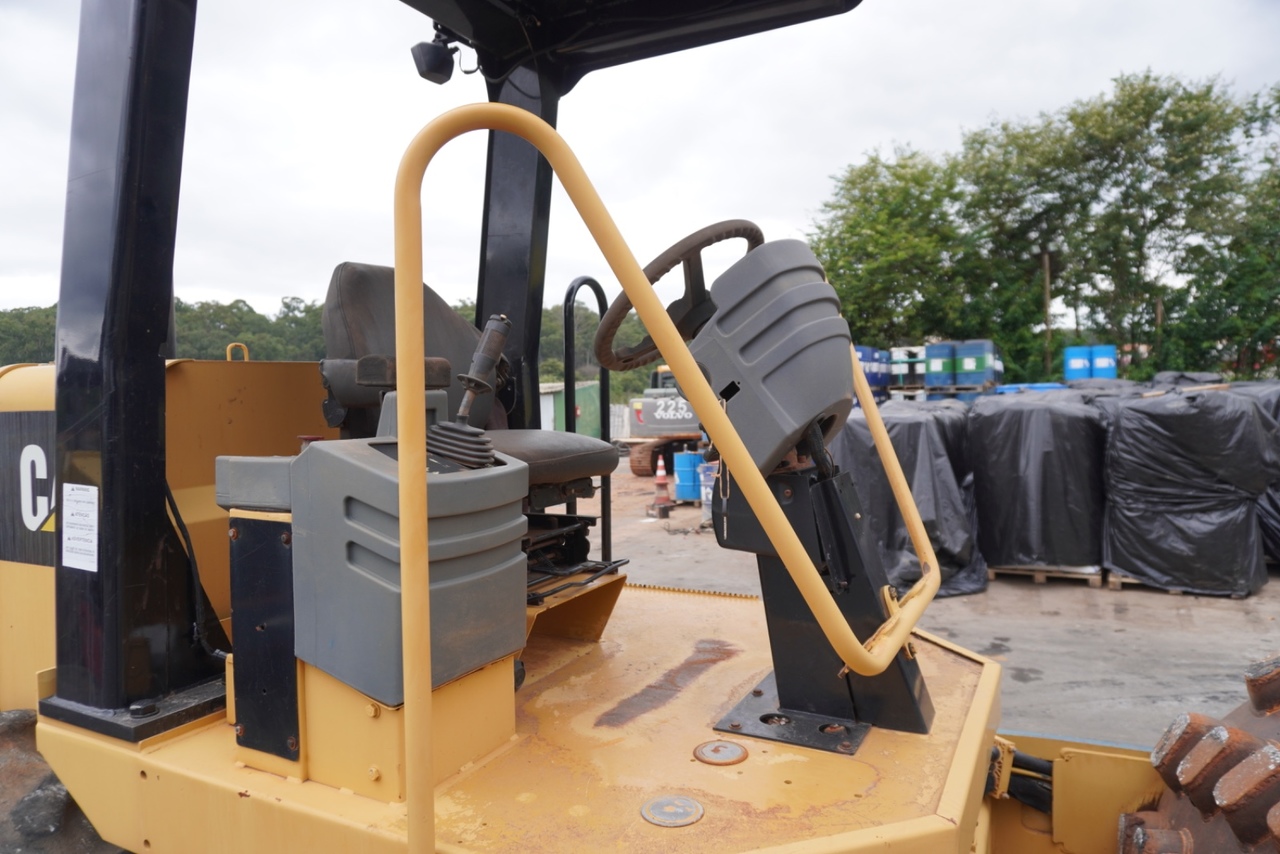 Caterpillar CP533E - 10/10 5