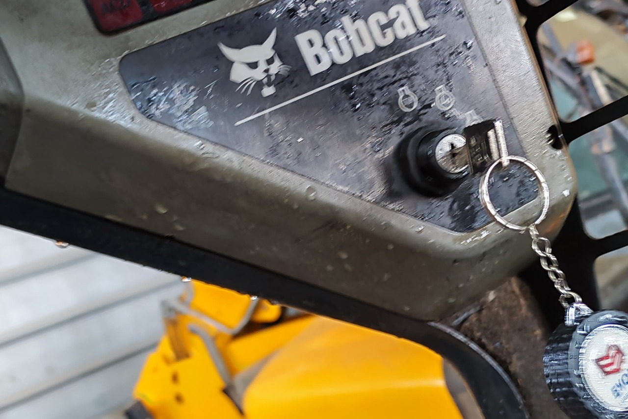 Bobcat S130 - 08 4
