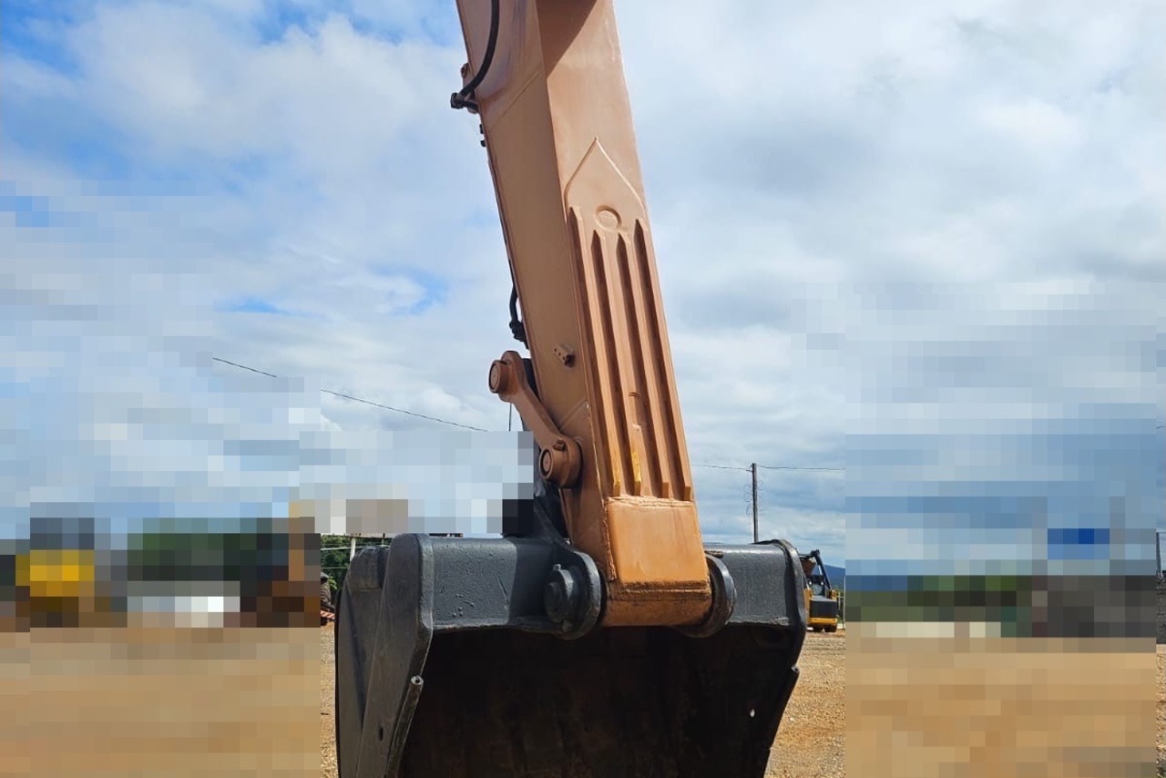 Case CX470B - 10/10 3