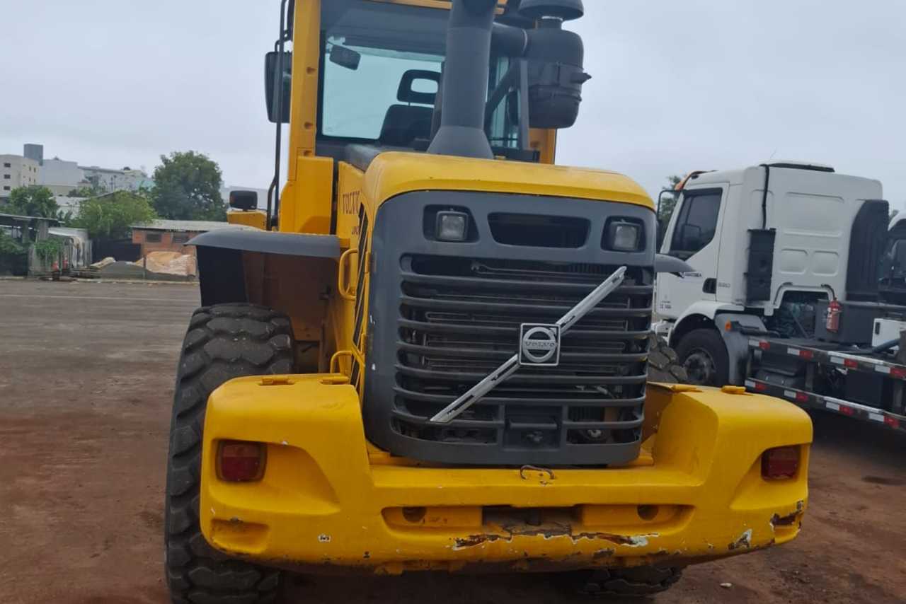 Volvo  L90 - 11/11 3