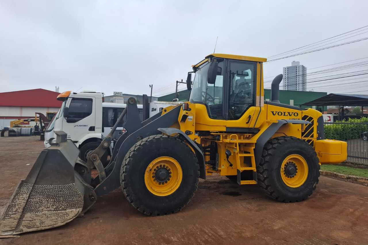Volvo  L90 - 11/11 4