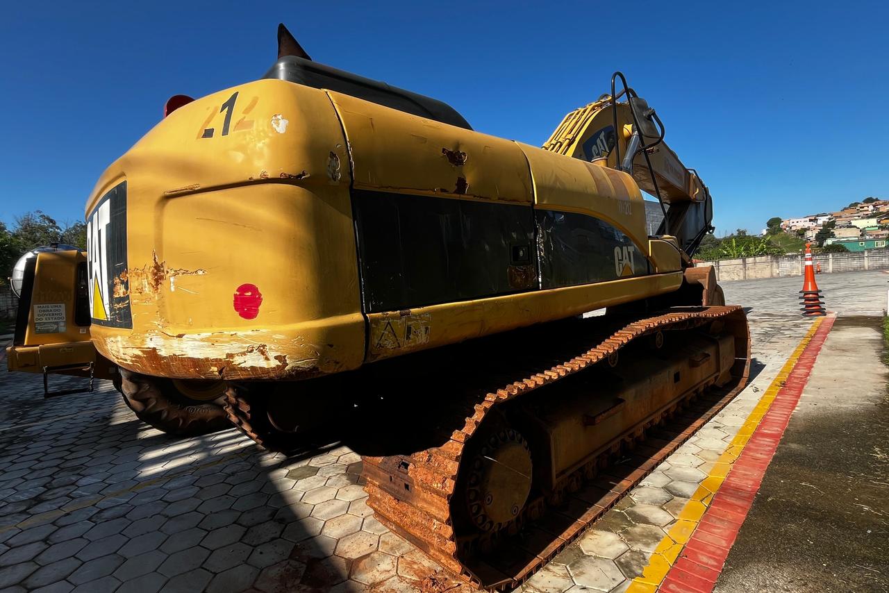 Caterpillar 330D - 08/08 4