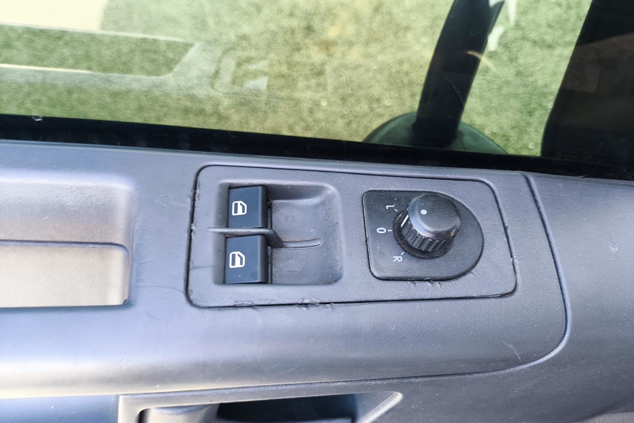 Volkswagen 24 330 - 19/20 9