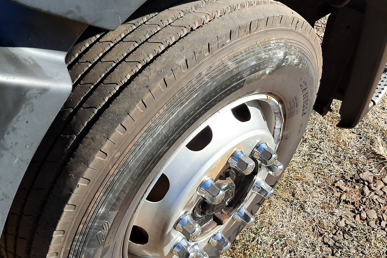 Volkswagen 24-280 E Constellation 6x2 - 14/14 14