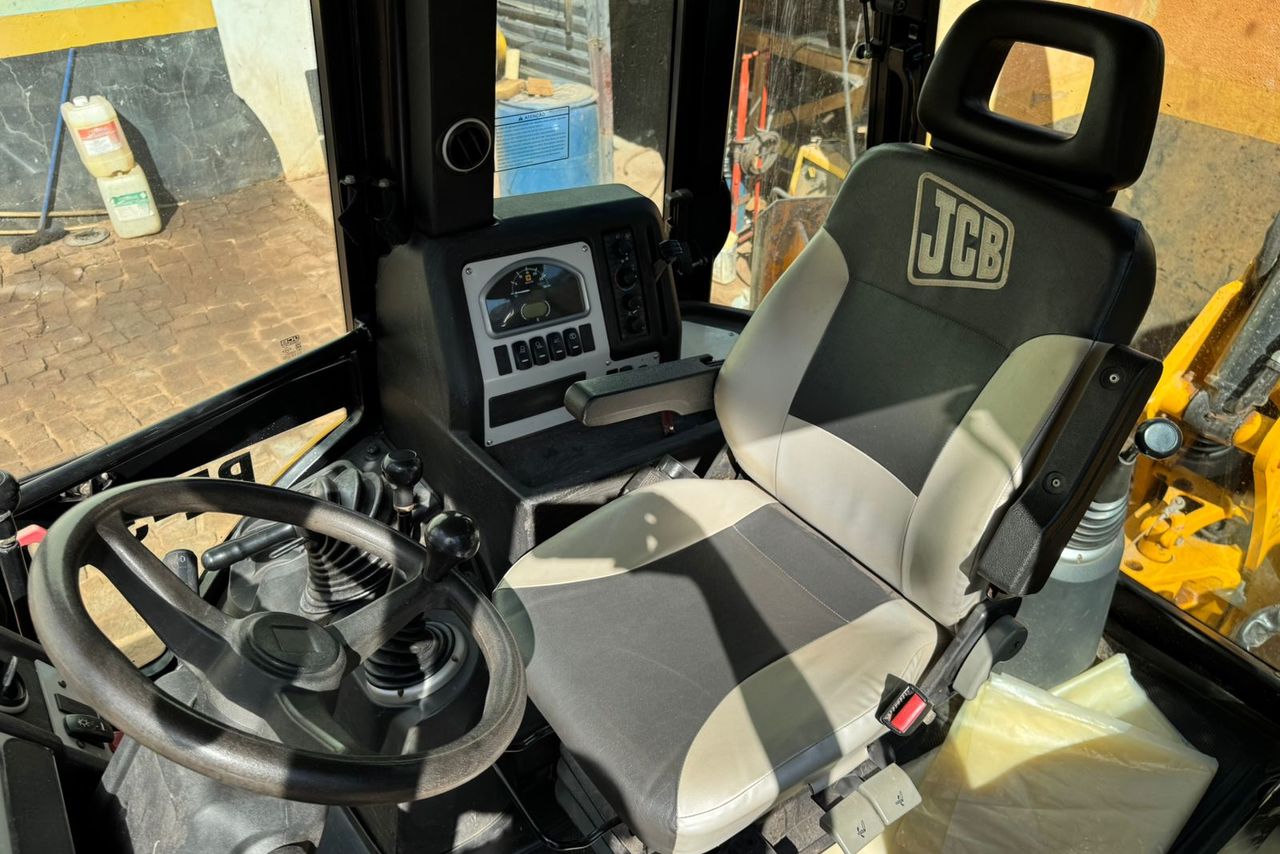 JCB 3CX -  9