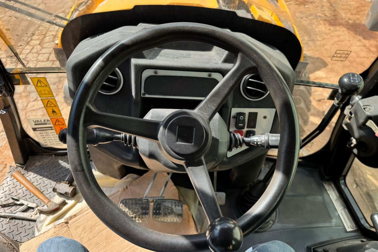 JCB 3CX -  12