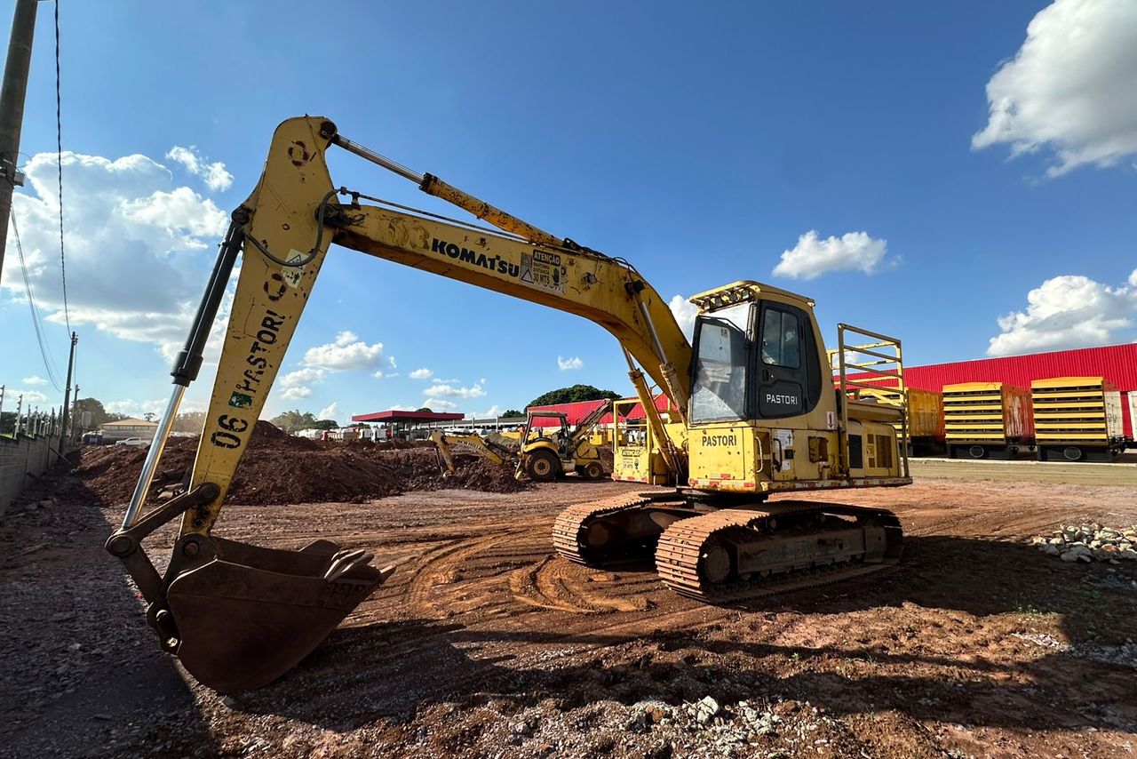 Komatsu PC200 - 08/09 2