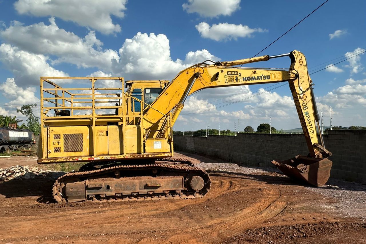 Komatsu PC200 - 08/09 8
