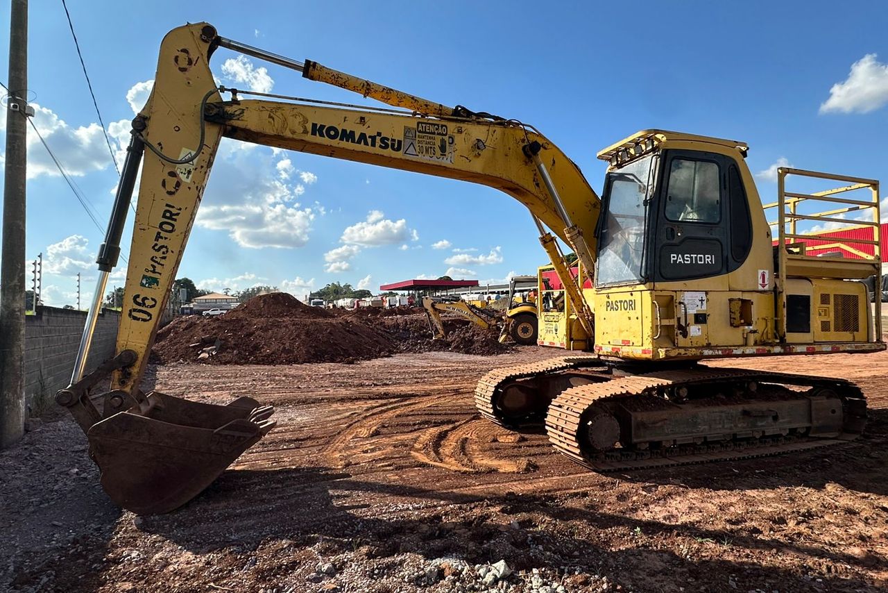 Komatsu PC200 - 08/09 10