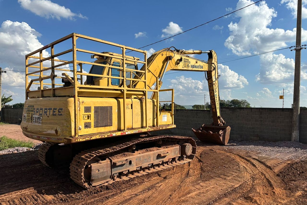 Komatsu PC200 - 08/09 11