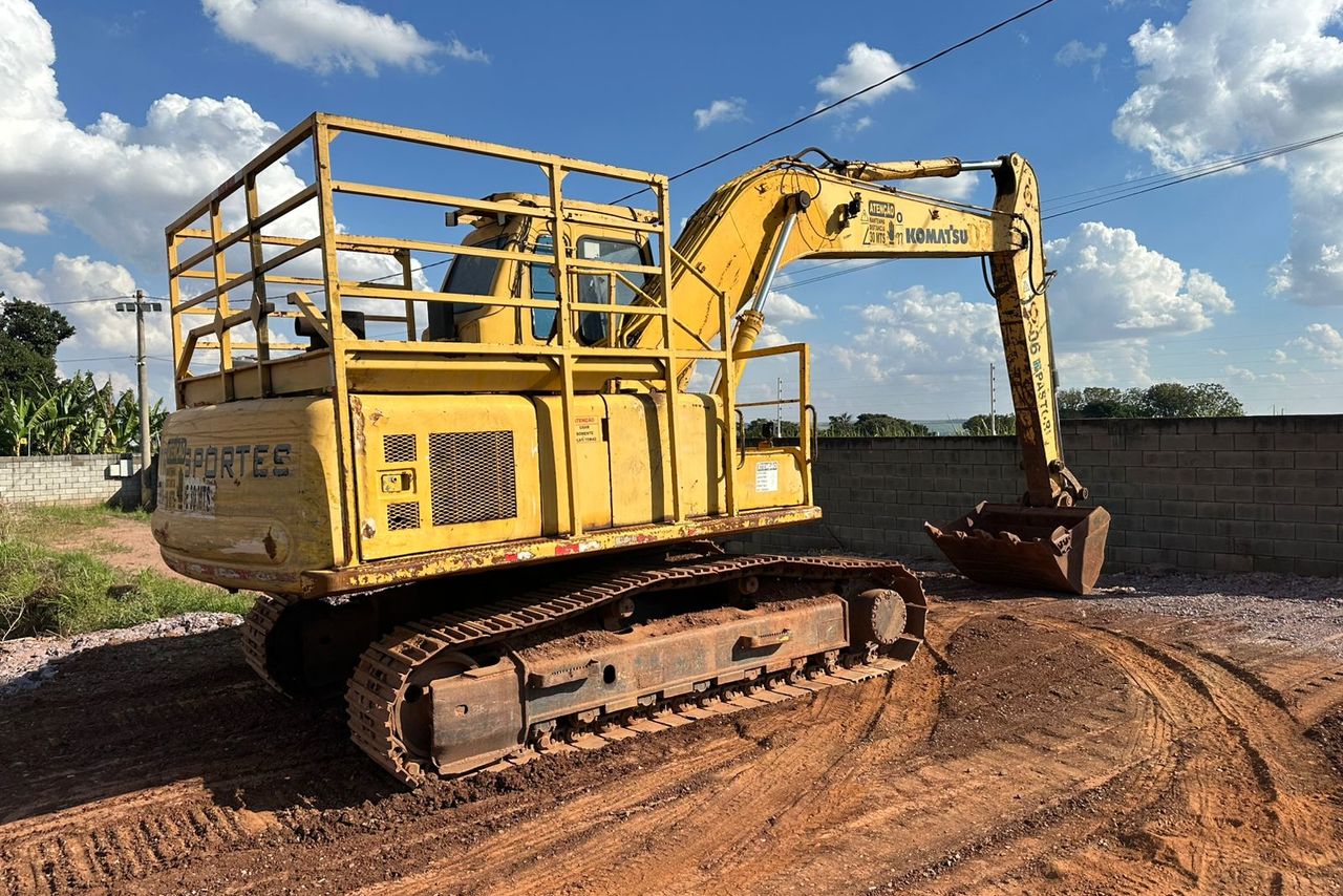 Komatsu PC200 - 08/09 12