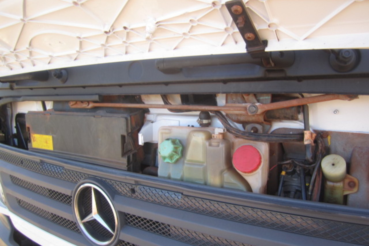 Mercedes Benz MB 1718 - 06/06 8
