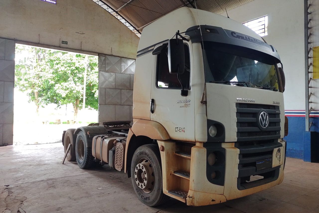 Volkswagen 25-360 6x2 Constellation - 19/20 2