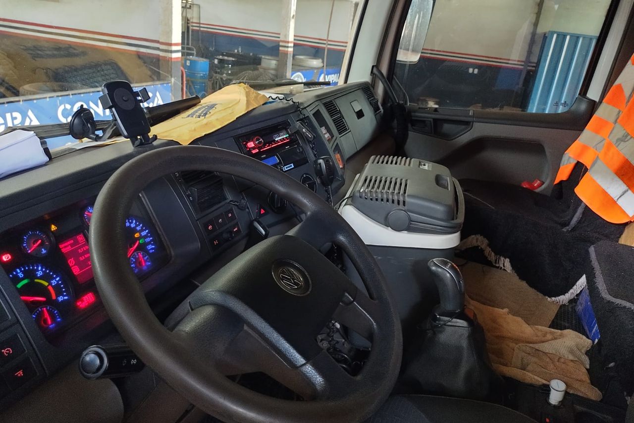 Volkswagen 25-360 6x2 Constellation - 19/20 9