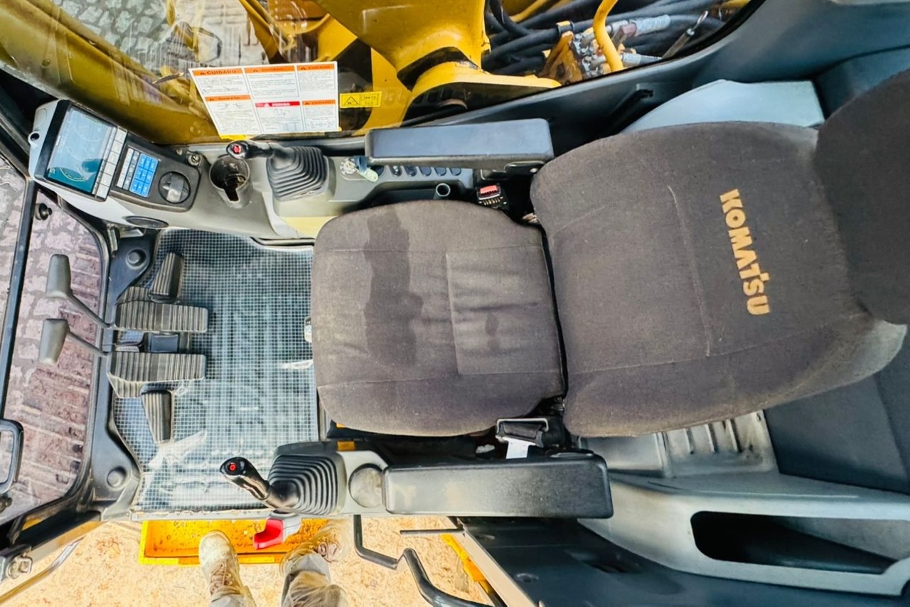 Komatsu PC200 - 12/12 2