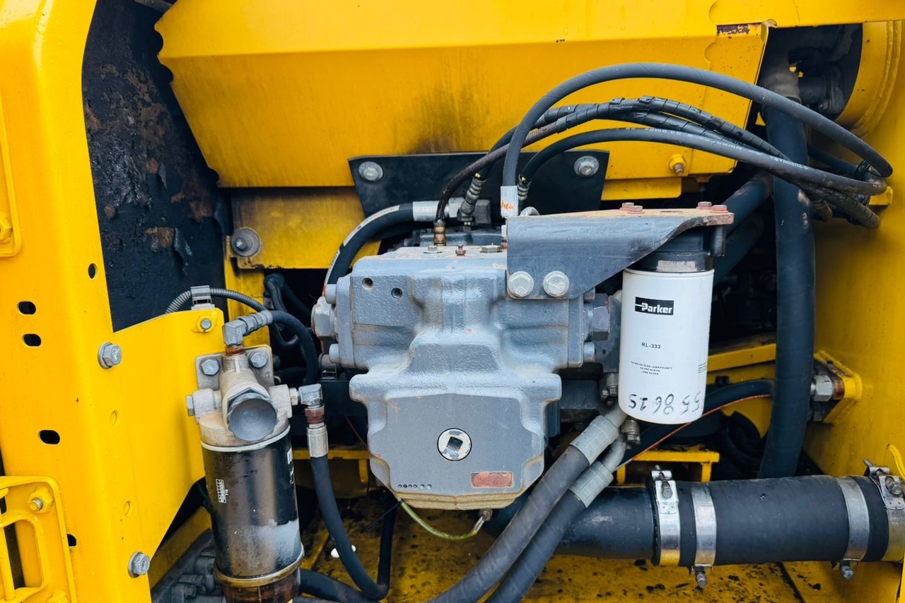 Komatsu PC200 - 12/12 4