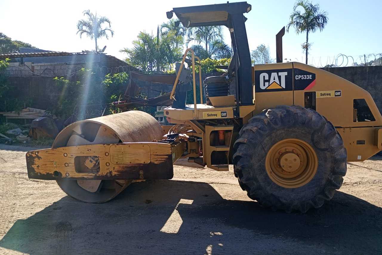Caterpillar CP533E - 13/13 2