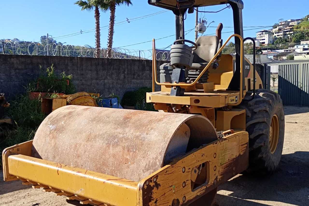 Caterpillar CP533E - 13/13 3